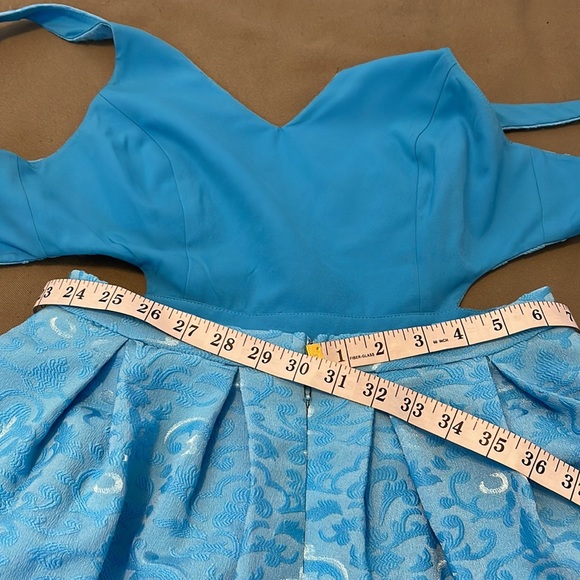 CHAMPAGNE & STRAWBERRY 🍓 V neck backless BEAUTIFULL Womens DRESS size SMALL - Picture 14 of 16